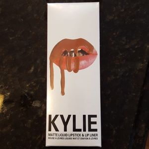Kylie cosmetics matte Brown Sugar lip kit